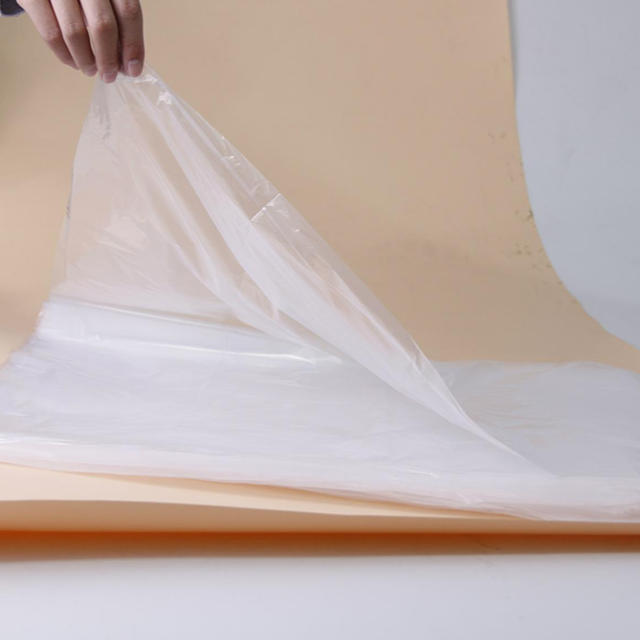 塑料薄膜生产过程中产生的静电如何处理？