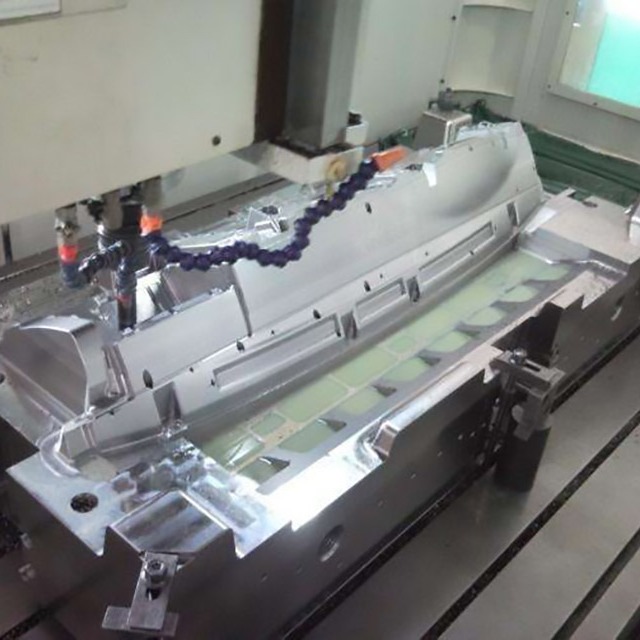 设置注塑速度分段需要考虑什么因素？