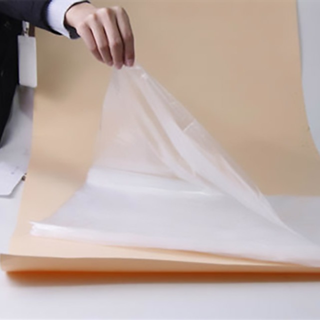 为什么塑料在加工或使用过程中易带静电？